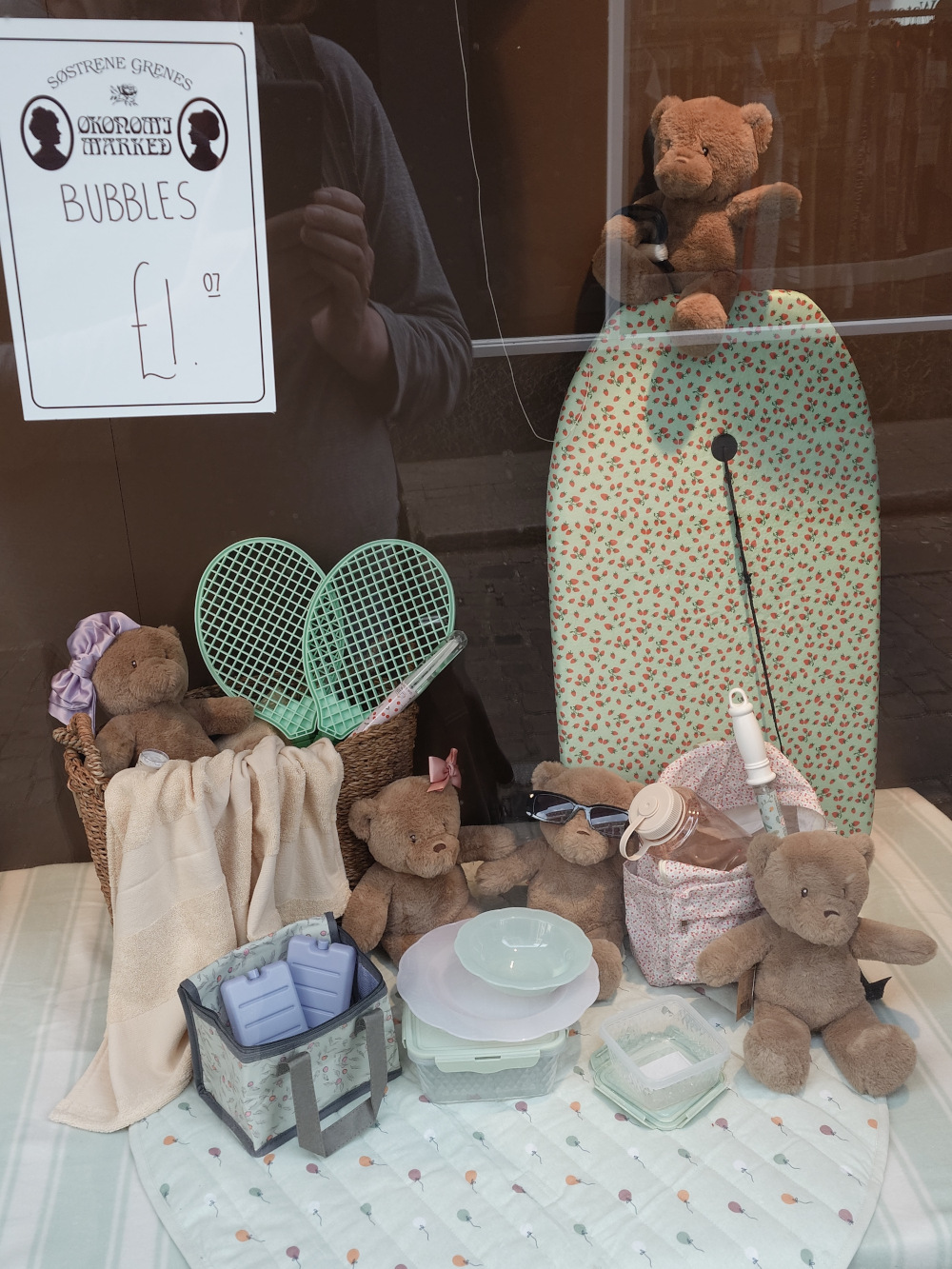 Window bears
